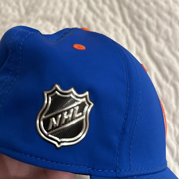 NY islanders hat - Picture 4 of 5
